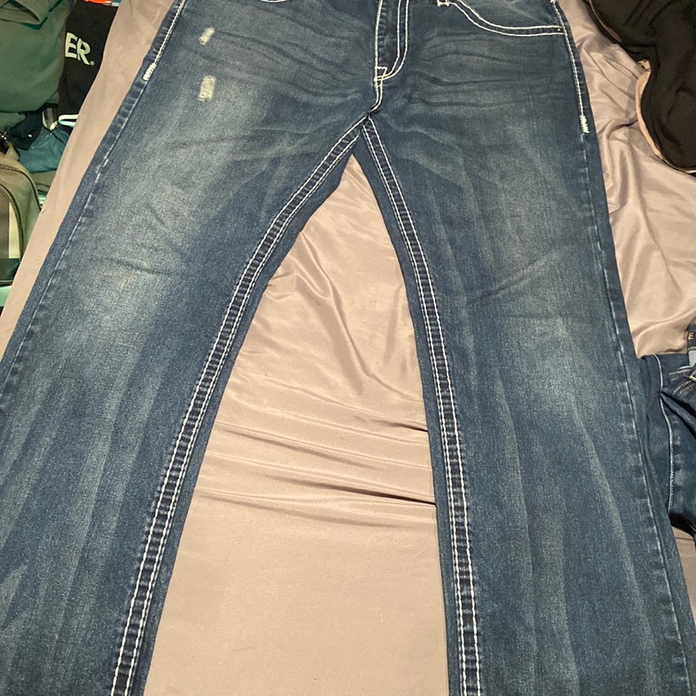 Pants   Tire religion size 40 in good shape no hole are ripes